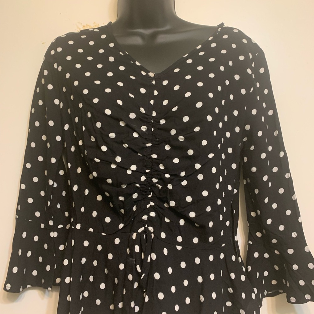 NWOT ACTIVE USA BLACK WITH WHITE DOTS TOP